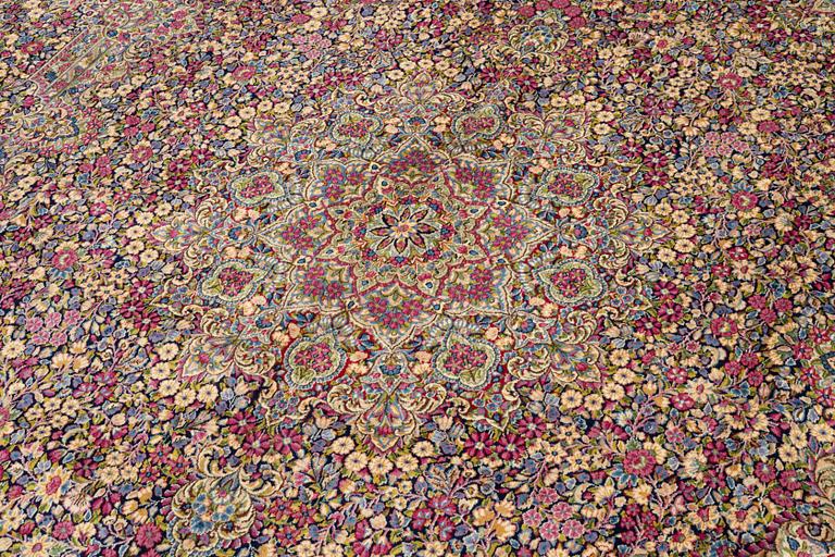 Matta, "Millefleure", Kirman, 417 x 309 cm.