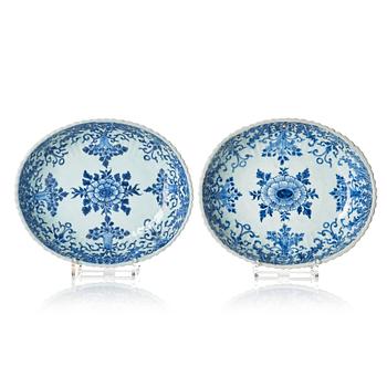 A pair of blue and white dishes, Qing dynasty, Qianlong (1736-95).