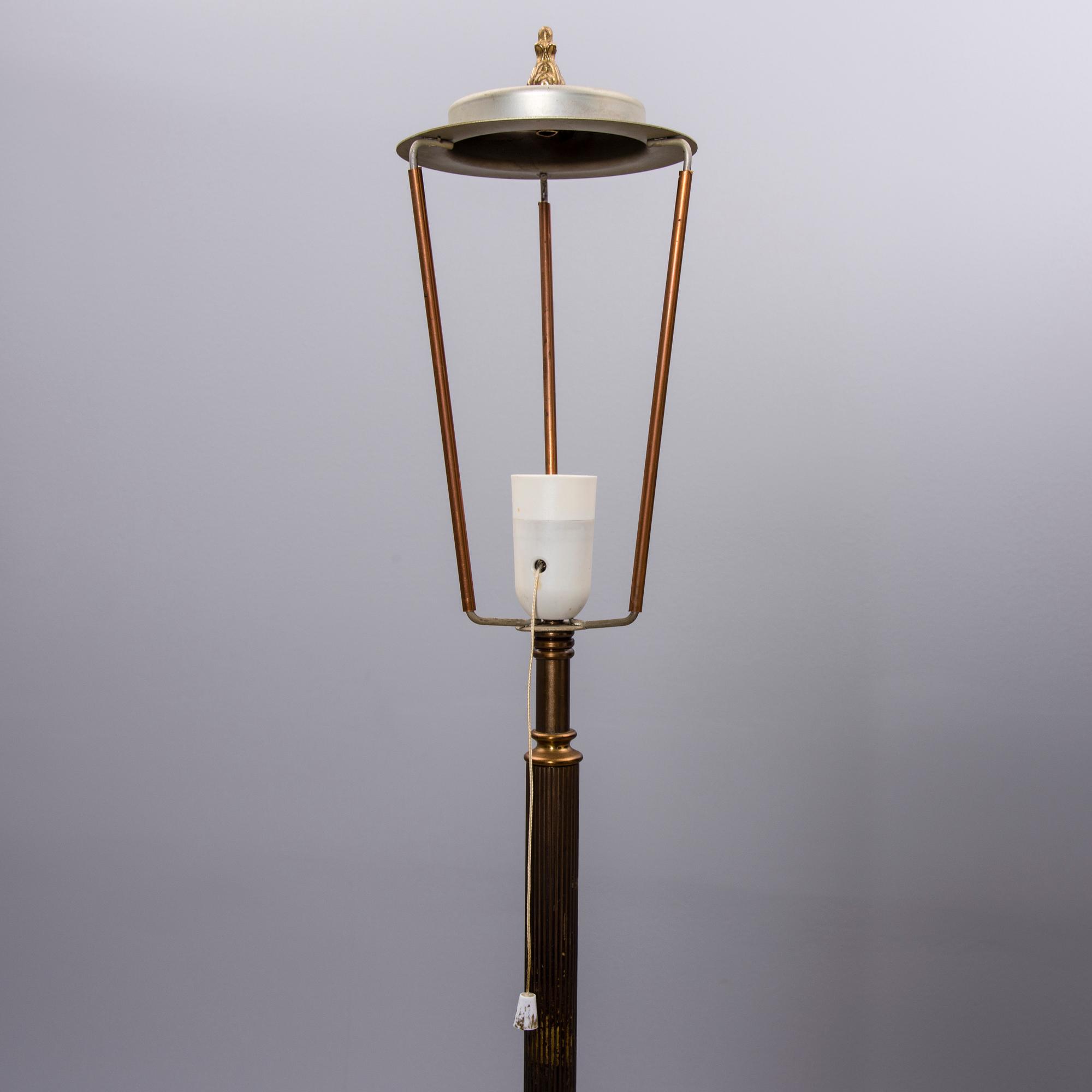 GOLVLAMPA, 1900-talets senare hälft.