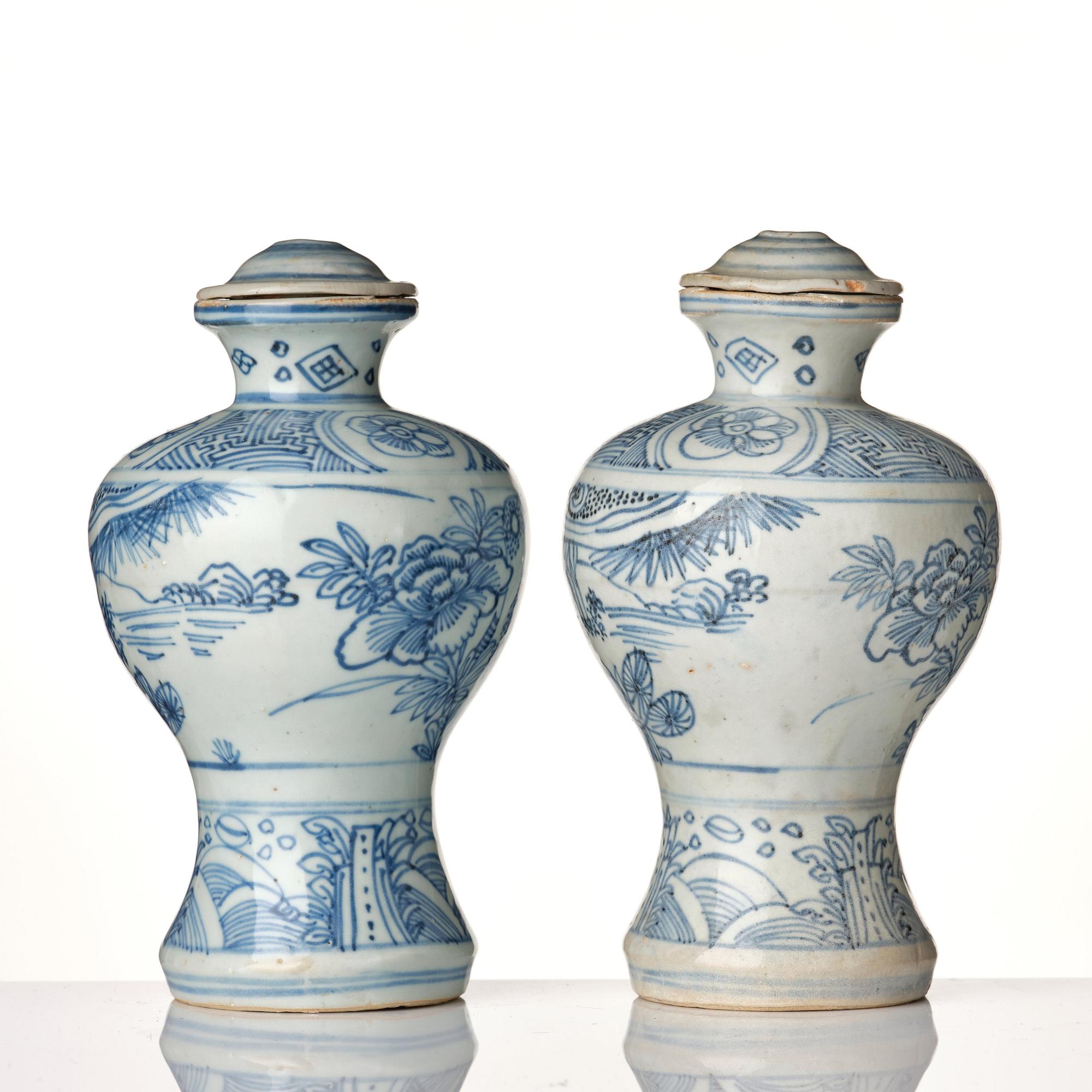 A pair of blue and white Meiping vases, late Ming dynasty (1368-1644).