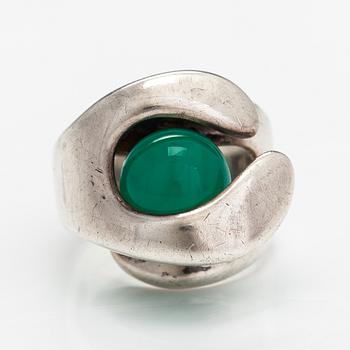 Elis Kauppi, A sterling silver ring "Reindeer horns" with a chalcedony. Kupittaan kulta, Turku 1975.