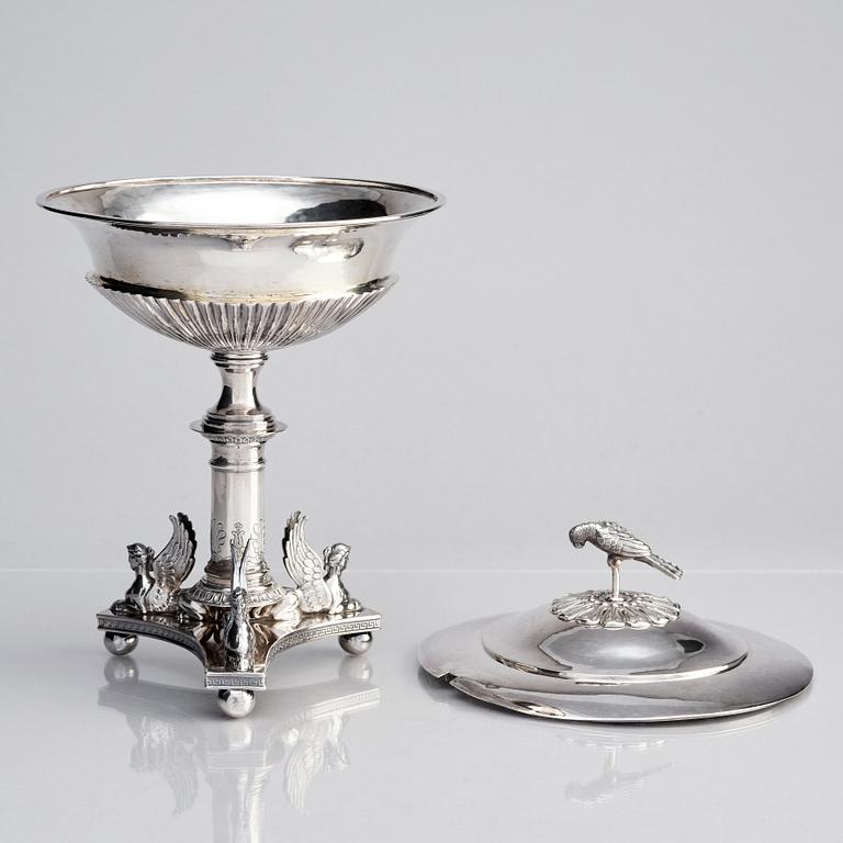 A Swedish Empire silver bowl with lid, mark of Adolf Zethelius, Stockholm 1823.