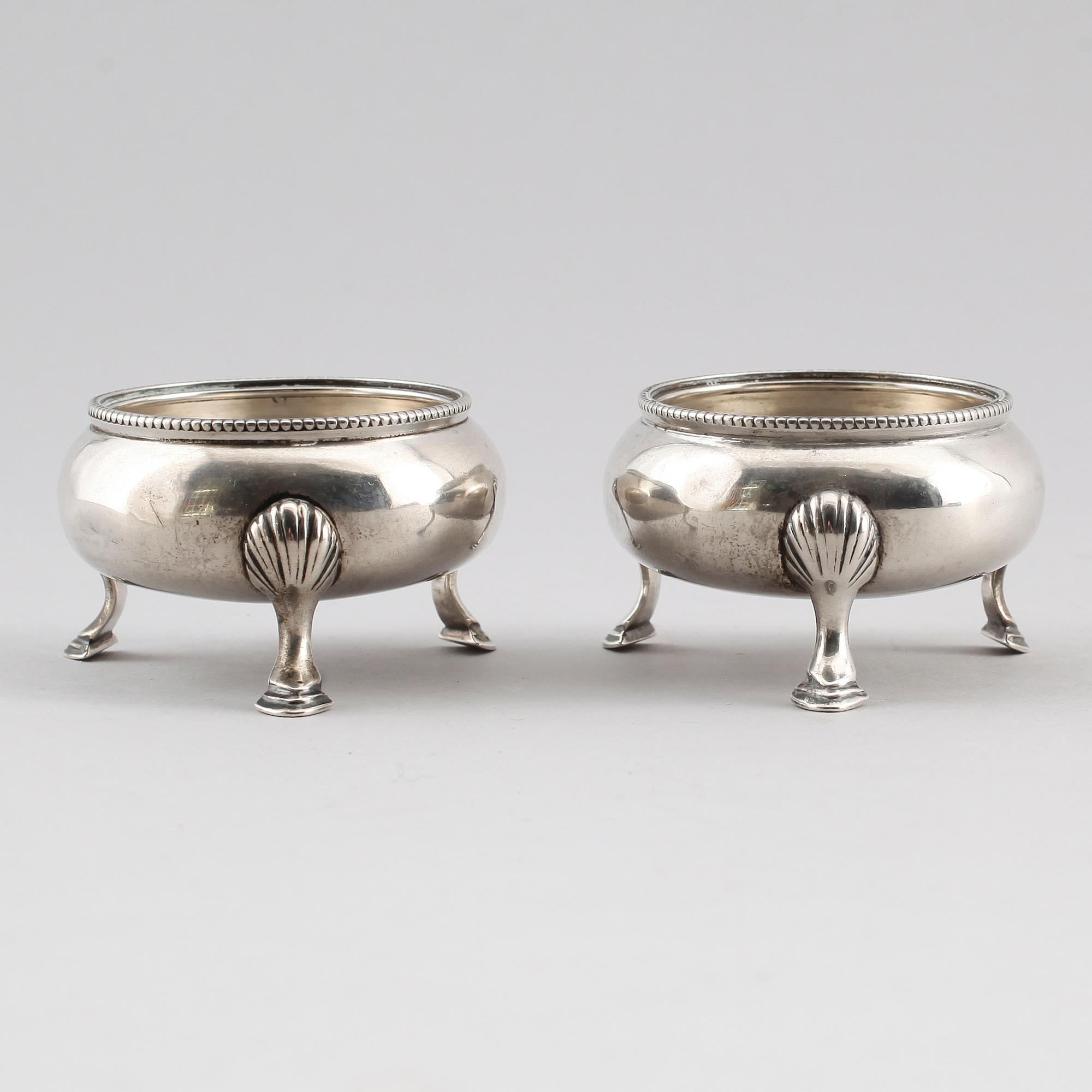 SALTKAR, 1 par, silver, möjligen William Evans, London 1882. Vikt ca 119 gram.