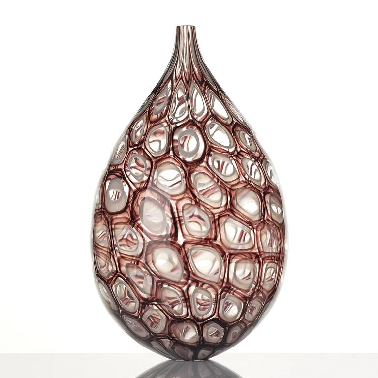 Ann Wåhlström, a glass vase, "Rings II", Tacoma, Seattle, USA 2017.