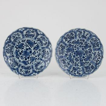 Two pairs of blue and white porcelain plates, China, Kangxi, 18th century, and Qian dynasty 18th/19th century.