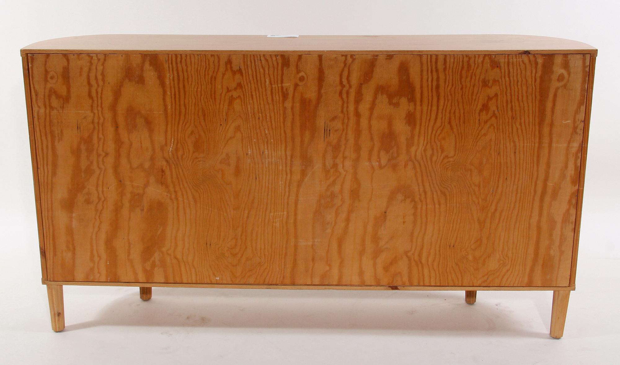 SIDEBOARD, 1940-tal.
