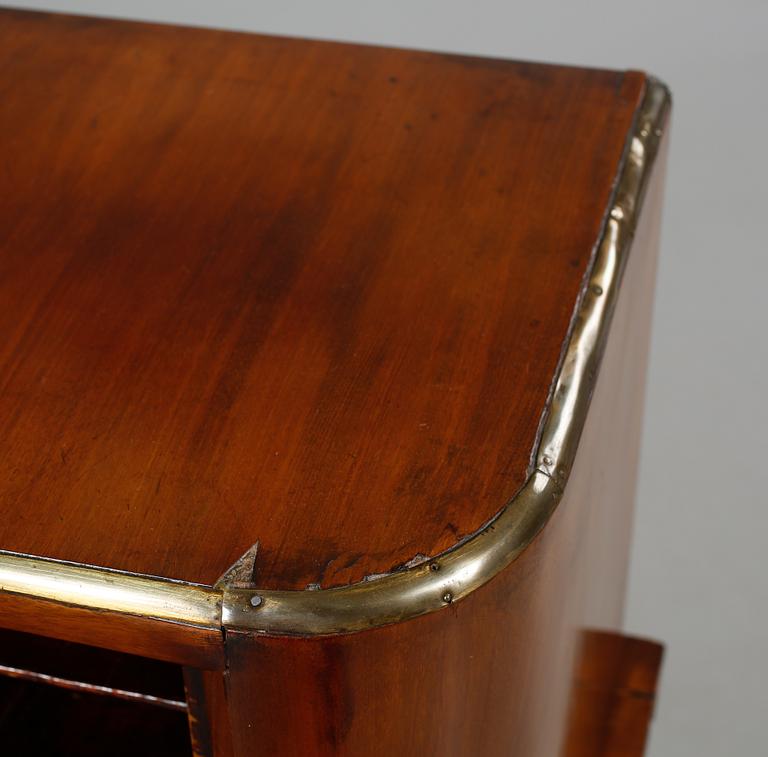 SKRIVBORD, sengustaviansk modell, 1800-talets första hälft.