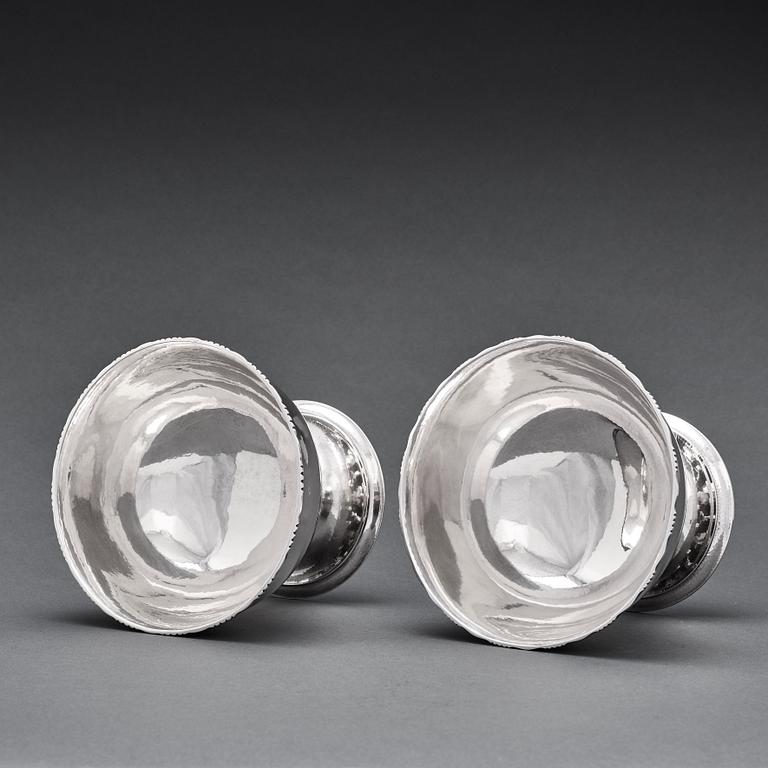 Georg Jensen, skålar 2 st, Köpenhamn  1915-1927 (otydligt), 830/1000 och 925/1000 silver, designnr 19 & 19A.