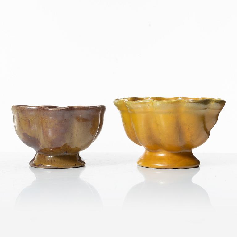 Allan Ebeling, skål med lock, och skålar, 2 st, glaserad keramik, Torshälla 1930-tal.