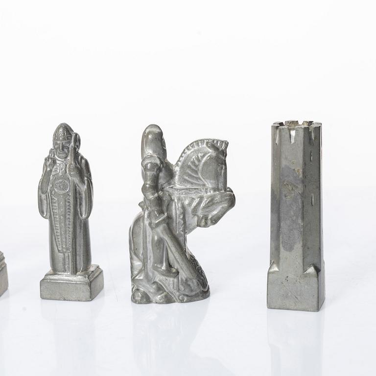 Tore Strindberg, Chess pieces, 32 pcs, Herman Bergmans Gjuteri, Stockholm.