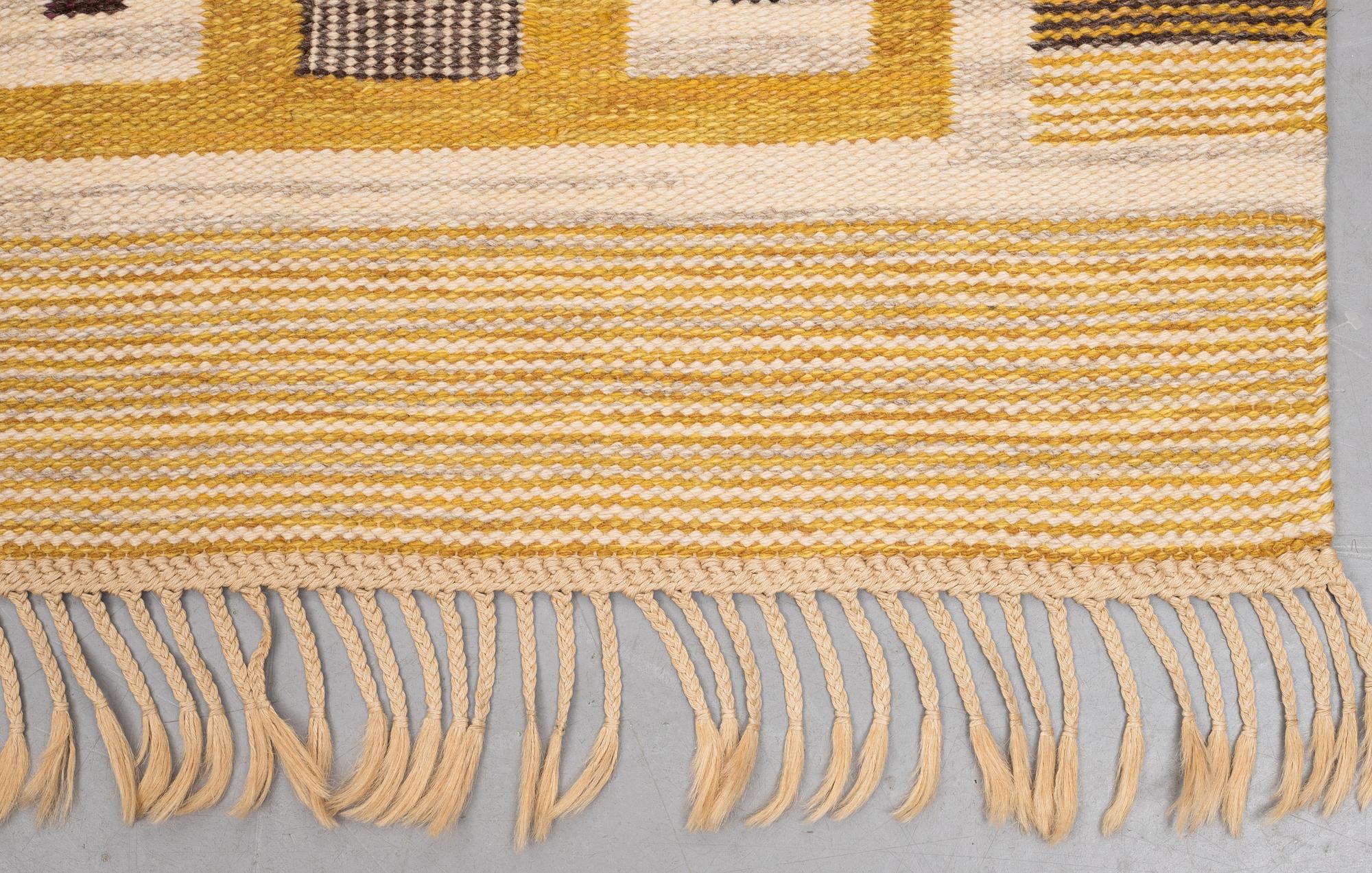 Berit Koenig, matta, "Tjuven i Bagdad, gul", rölakan, ca 238,5 x 177 cm, signerad SH BK.