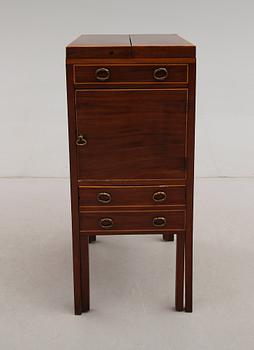 KOMMOD, troligen England, 1800-tal.