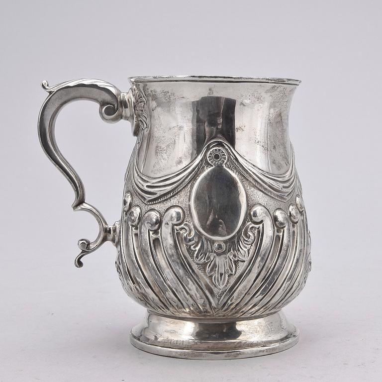 MUGG, silver, London 1783/84. Vikt ca 310 gram.