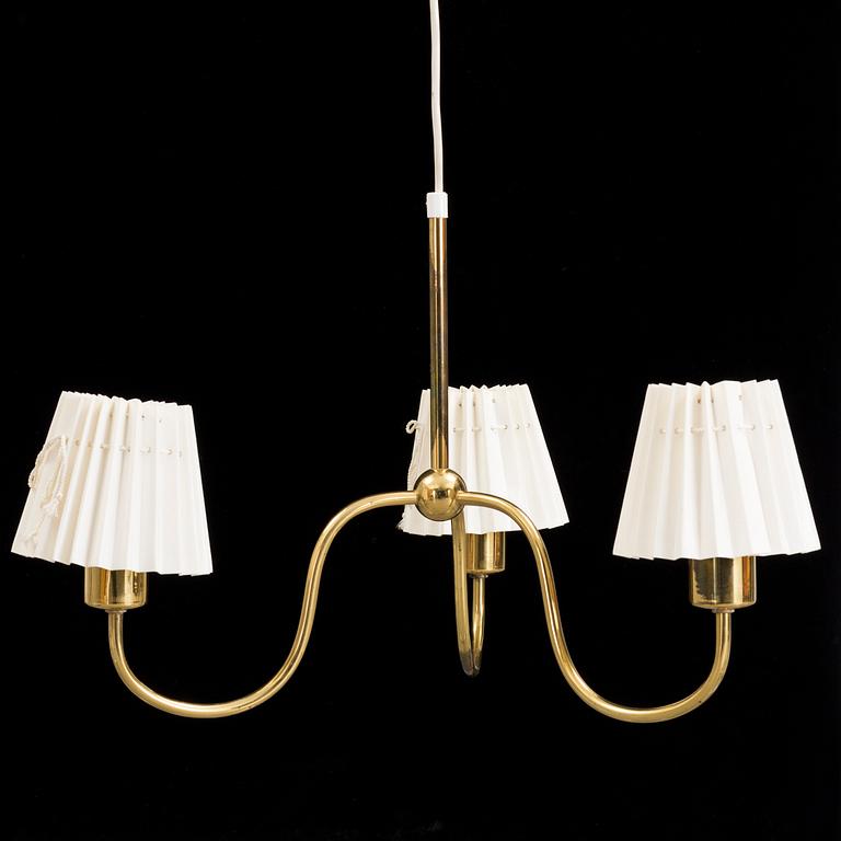 JOSEF FRANK, taklampa, modell 2479, Firma Svenskt Tenn. Höjd ca 37 cm.