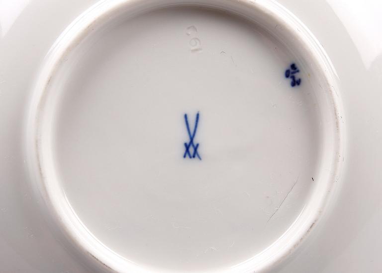 TEKOPPAR, 12 st, porslin, "Lökmönstret", Meissen, 1900-tal.