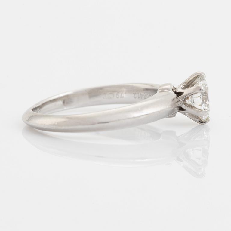 Tiffany & Co, ring, platina med briljantslipad diamant 0,79 ct.