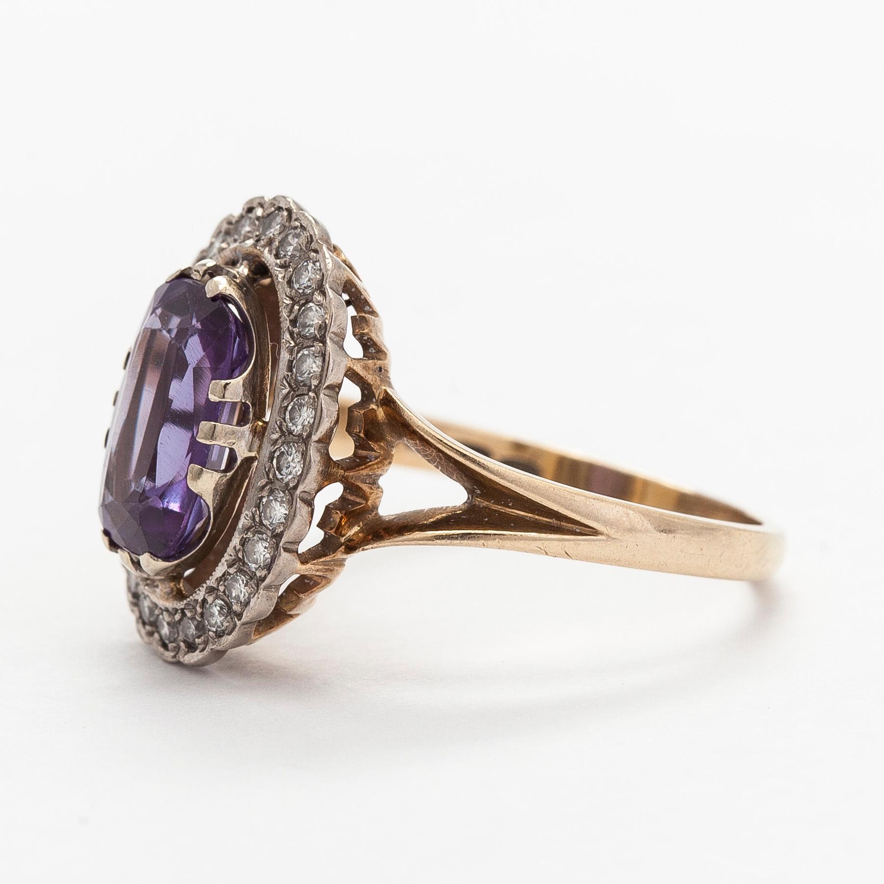 Ring, 14K guld, diamanter, syntetisk korund.