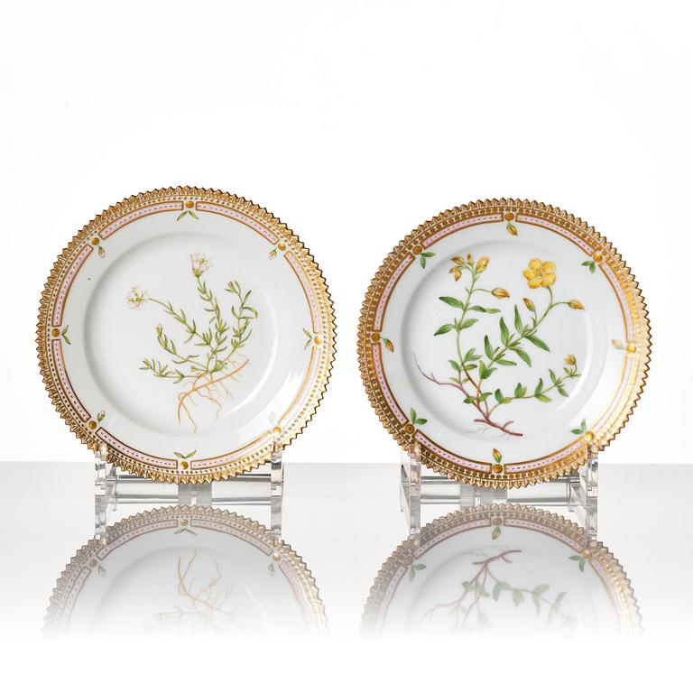 A set of 14 Royal Copenhagen 'Flora Danica' dishes, Denmark, 20th Century.