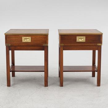 A pair of mahognay bedside tables, second part of the 20th century.