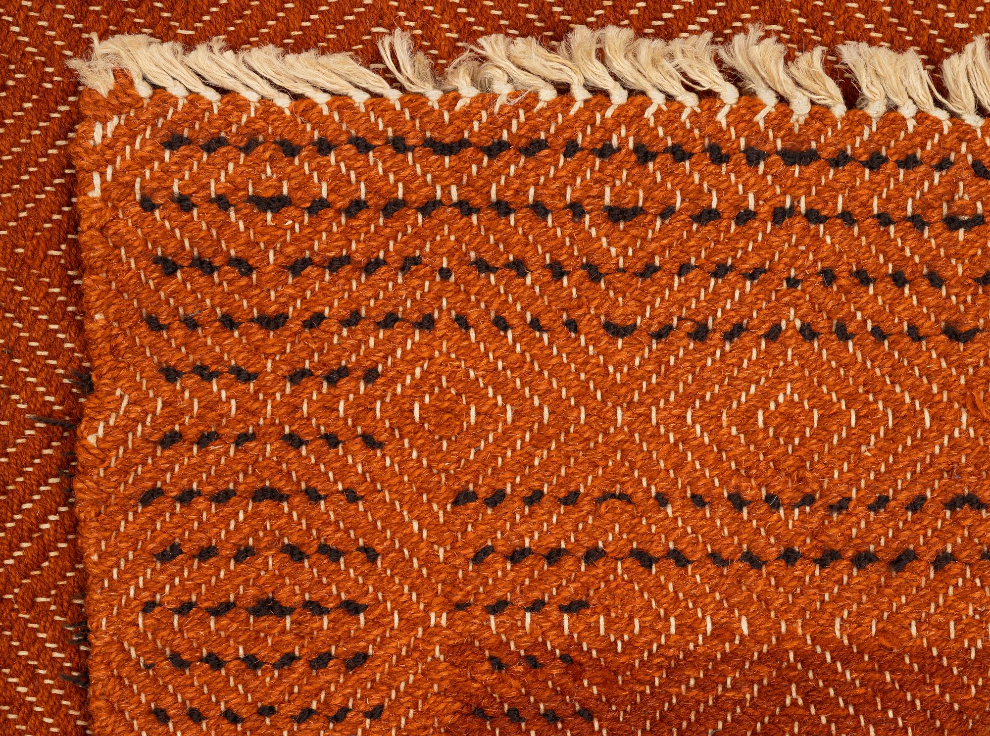 Matta, slätväv ryarelief, ca 200 x 190 cm.