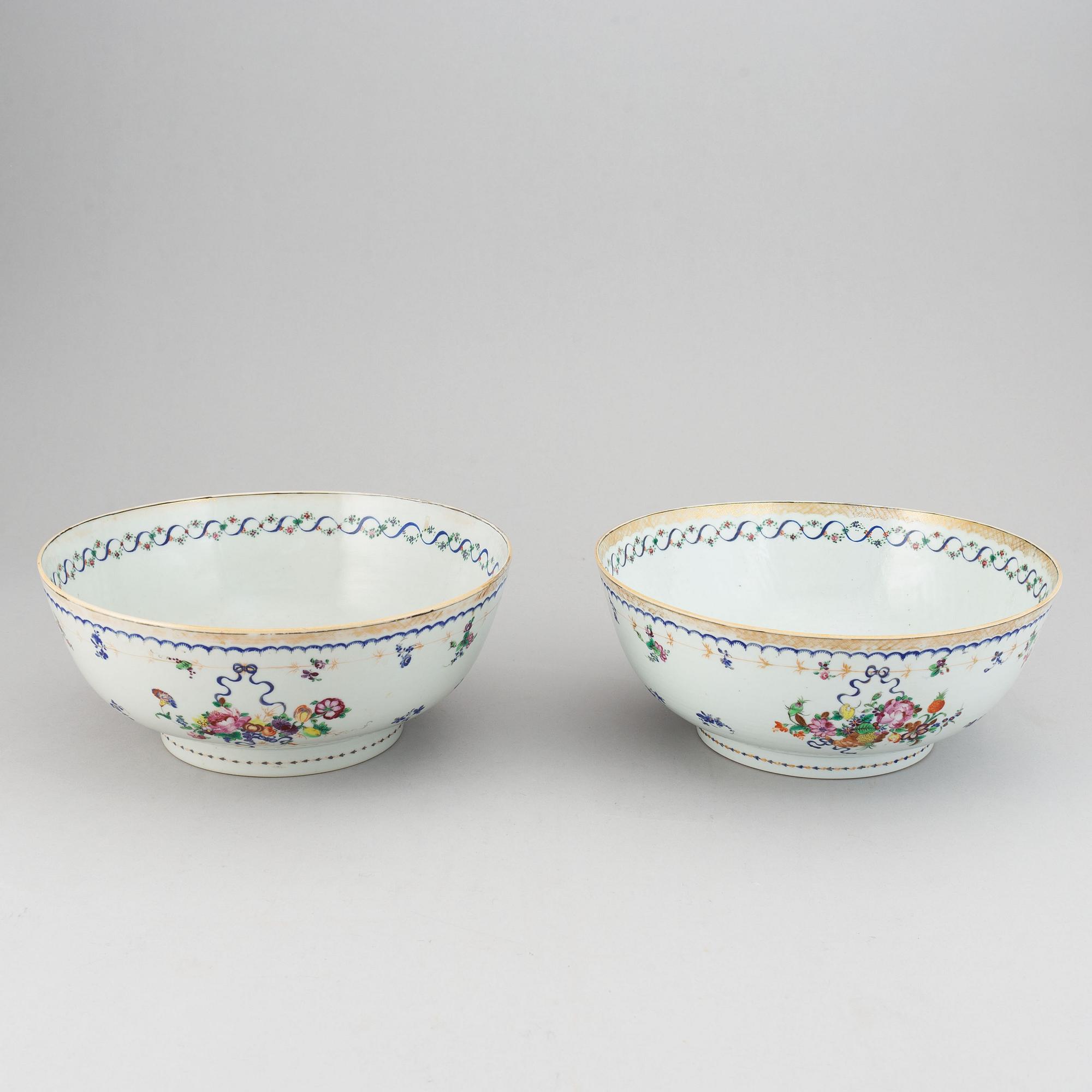A pair of famille rose punch bowls, Qing dynasty, Qianlong (1736-95).