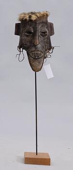 MASK, trä, Afrika, 1900-tal.