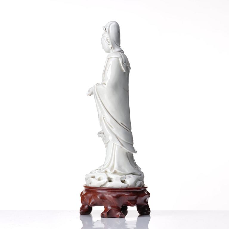 Guanyin, blanc de chine. Qing dynastin, 1800-tal.