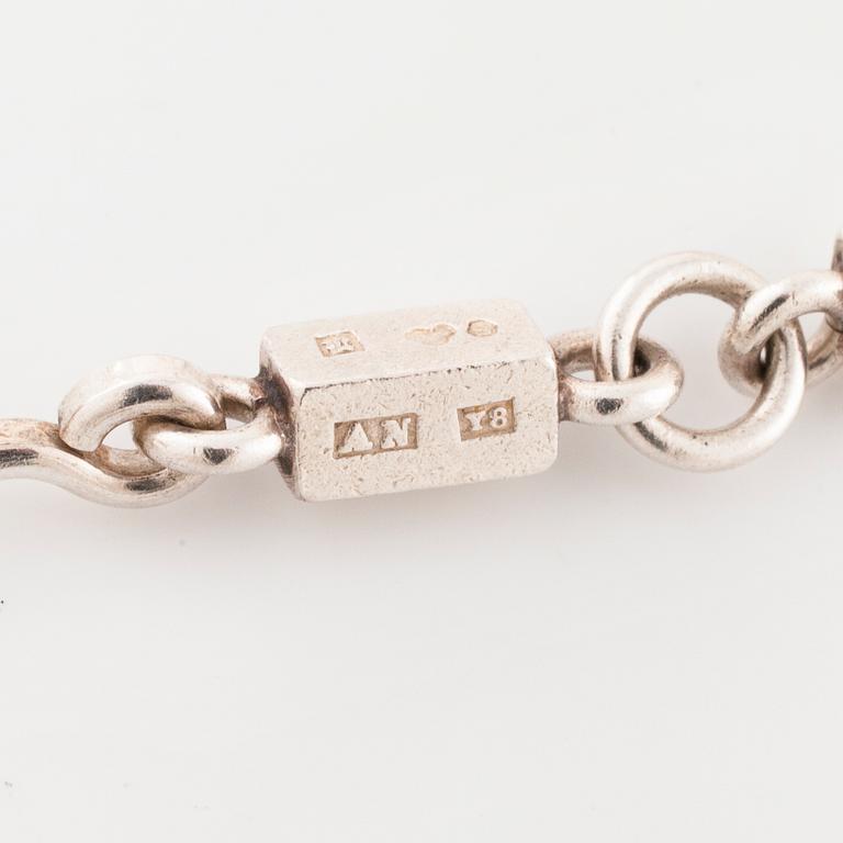 WIWEN NILSSON, Lund, 1949, ett halsband.