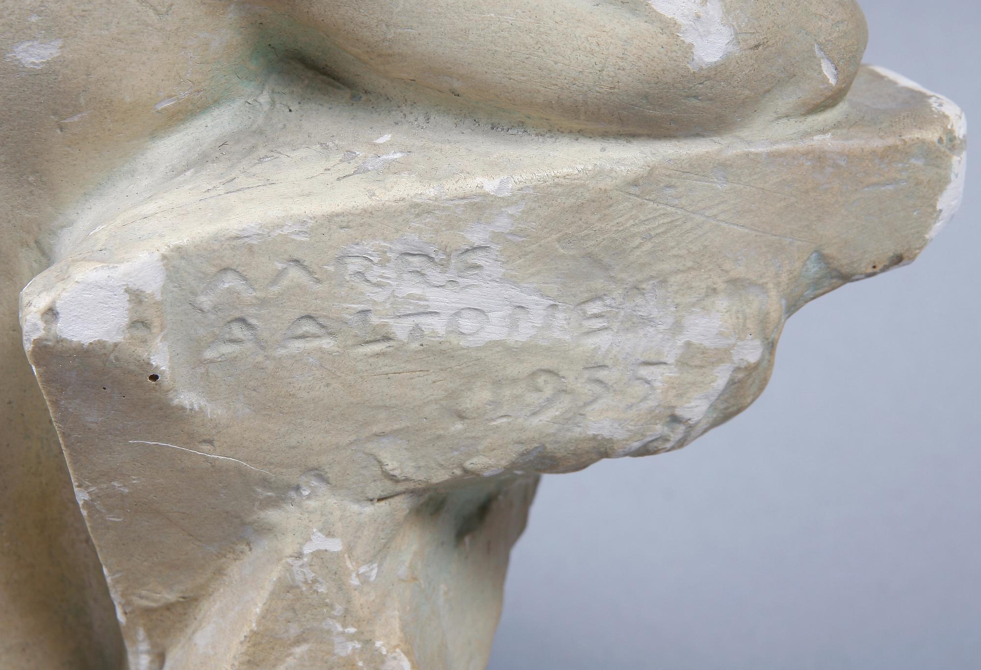 AALTONEN, AARRE. Skulptur, gips, sign o dat 1955.