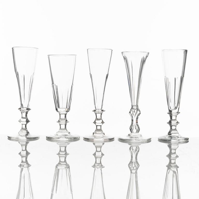 Champagneglas, 10st, olika, 1800-talets första hälft.