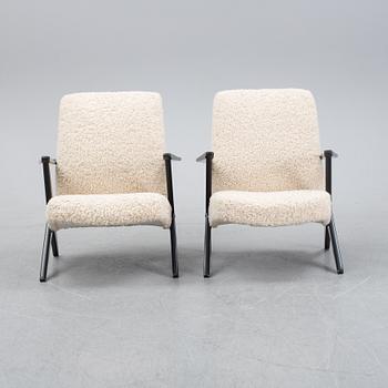 Bengt Ruda, fåtöljer ett par, modell 563-037, Triva kollektionen för Nordiska Kompaniet, formgiven 1952.