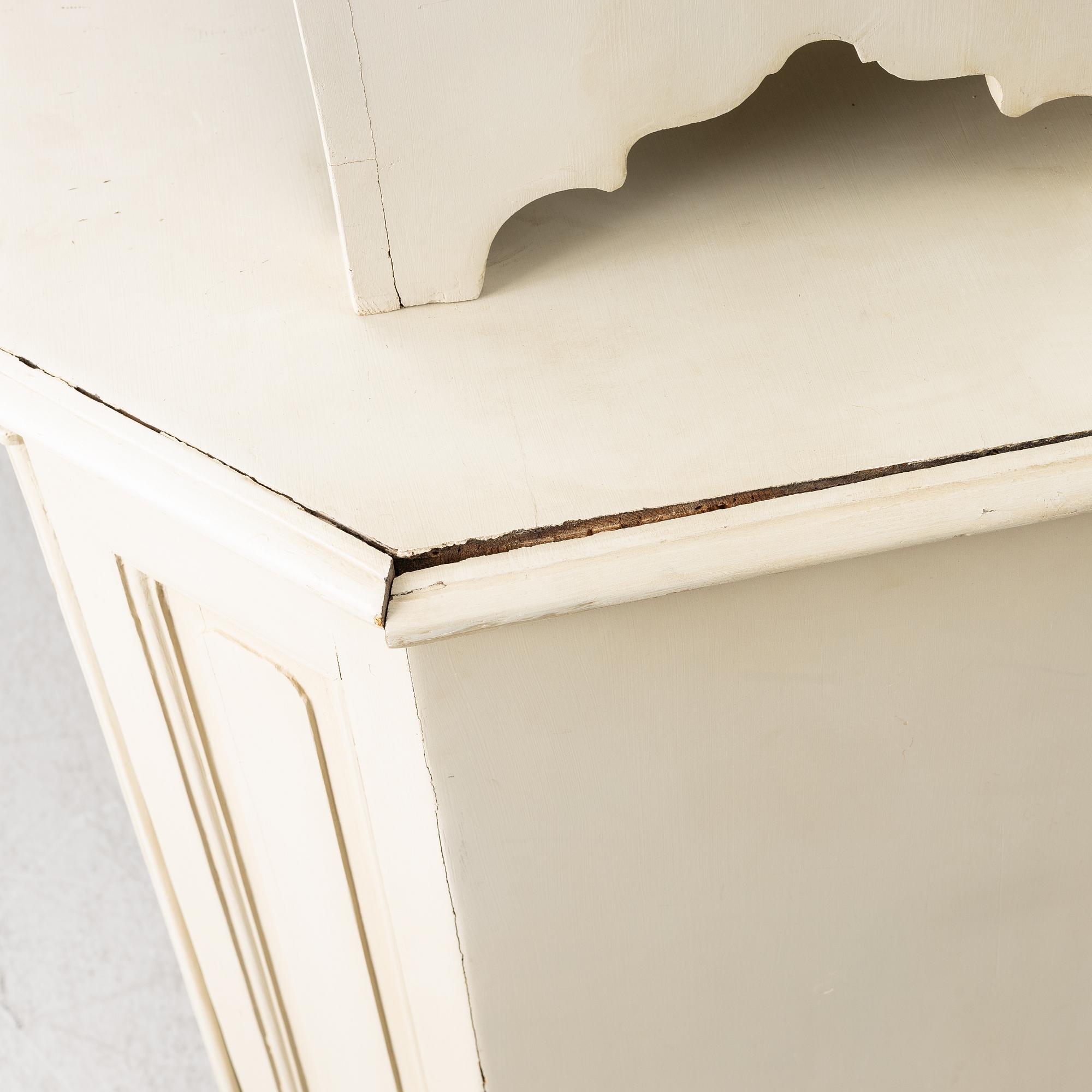 Skåp, omkring 1800.