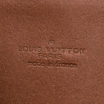 VÄSKA, "Poche Documents", Louis Vuitton.