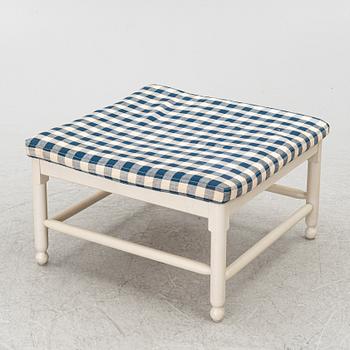 Fotpall, "Medevi Brunn", ur IKEAs 1700-talsserie, 1990-tal.