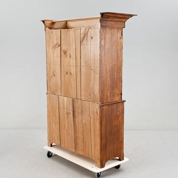 SKÅP, gustavianskt omkr 1800.
