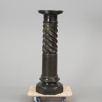 A MARBLE PEDESTAL, late 19th century.