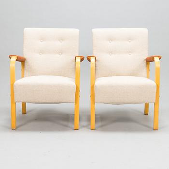 Alvar Aalto, a pair of late 20th century '47' armchairs for Artek.