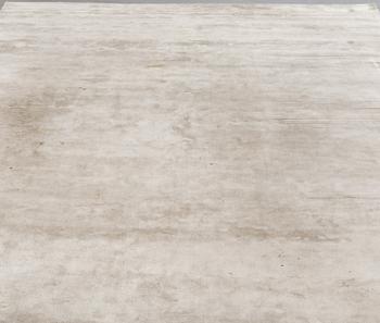 A Layrered "Francis Pearl" carpet, 300x400 cm.