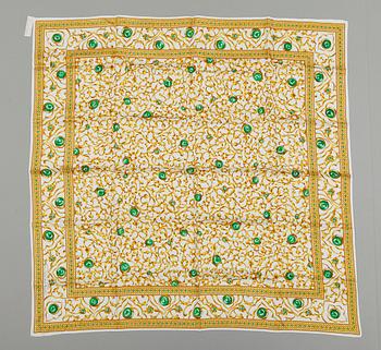 SCARF, "Volupté", Oscar de la Renta.