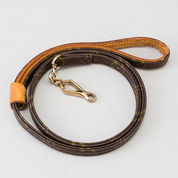 A LOUIS VUITTON "Baxter Dog Leash".