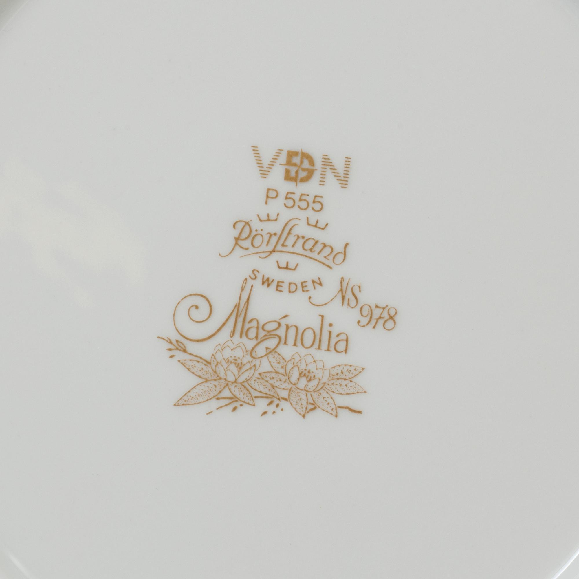 MATSERVISDELAR, 64 st, "Magnolia", porslin, design Louise Adelborg, Rörstrand.