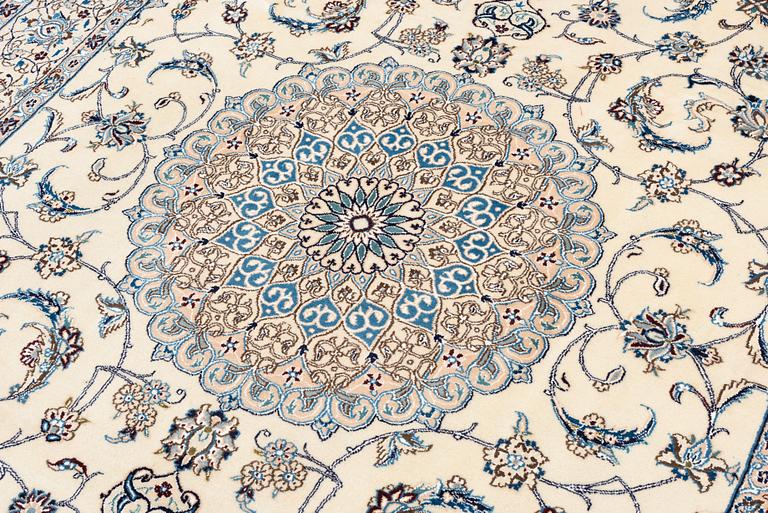 Carpet, Nain, approx. 290 x 200 cm.