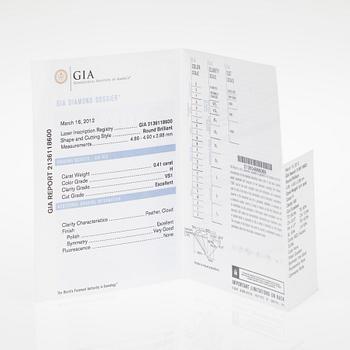 RING, 18K vitguld, briljantslipad diamant 0,41 ct. Finska stämplar 2012. Vikt 6,1 g. Intyg GIA.
