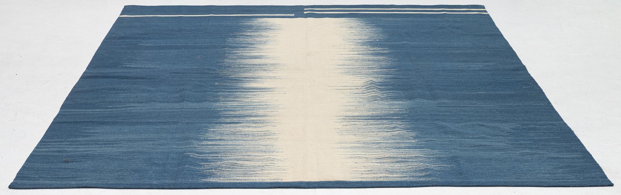 Kilim, modern, approx. 290 x 250 cm.