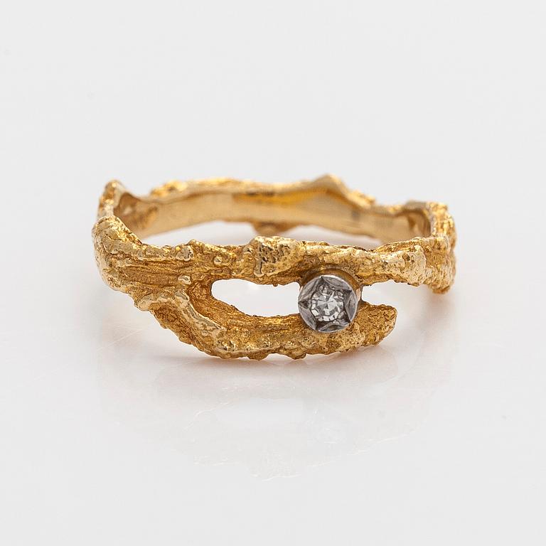 Björn Weckström, Ring, "Diamond pond", 8/8 cut diamond, 18K gold, Lapponia 1971.