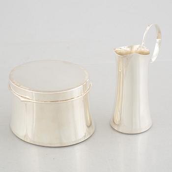 Martin Öhman, a sterling silver box with lid and a creamer, Halmstad 1979-1980.