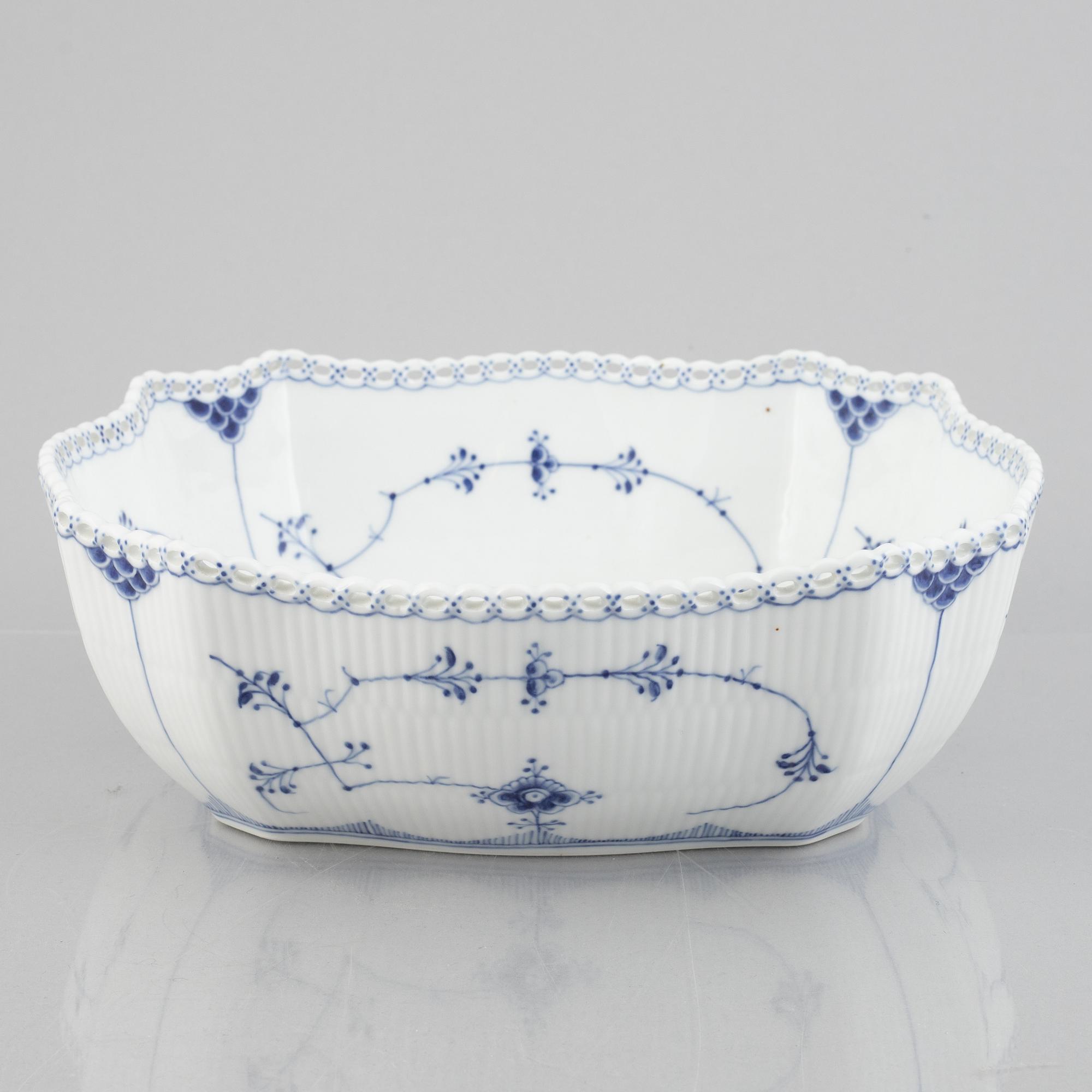 Skål, porslin, Royal Copenhagen, "Musselmalet helblond", modell 1153, 1898-1923.