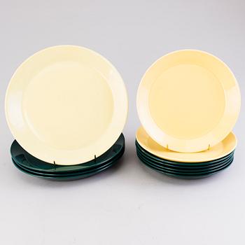 KAJ FRANCK, A 67-piece SET OF KILTA / TEEMA FAYENCE / PORCELAIN by Arabia.