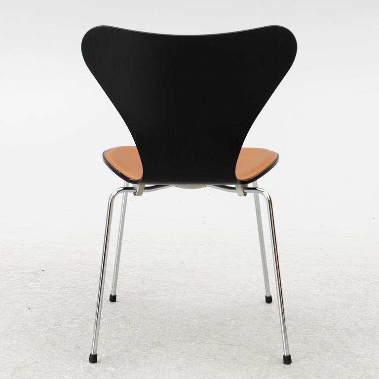 Arne Jacobsen, A 'Sjuan' chair, Fritz Hansen, Denmark, contemporary production.