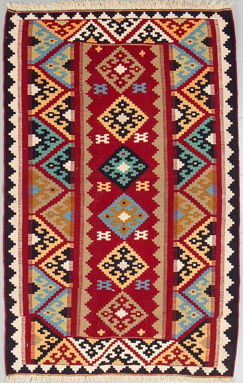 A KASHGAI KILIM, 193 x 121 cm.